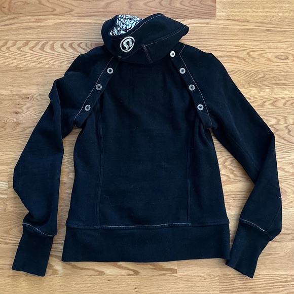 Lululemon Special Edition Scuba Hoodie (Detachable Sleeves) - Picture 8 of 16